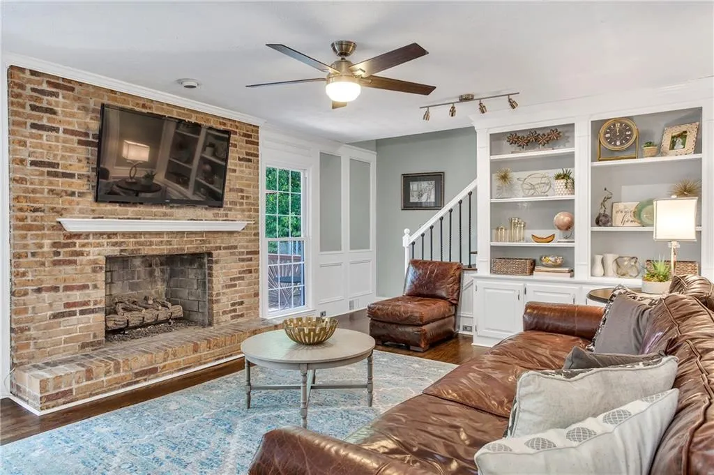 680 Amster Green Drive, Sandy Springs, Georgia 30350, 5 Bedrooms Bedrooms, ,4 BathroomsBathrooms,Residential,Sold,680 Amster Green Drive,6625724
