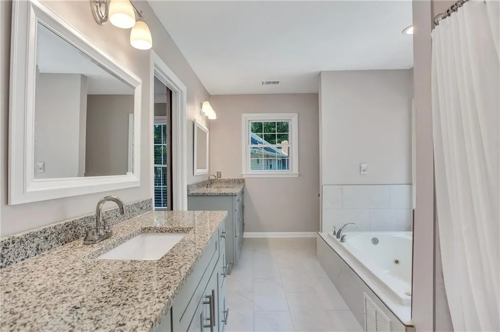 680 Amster Green Drive, Sandy Springs, Georgia 30350, 5 Bedrooms Bedrooms, ,4 BathroomsBathrooms,Residential,Sold,680 Amster Green Drive,6625724