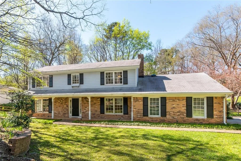 270 Glencourtney Drive, Sandy Springs, Georgia 30328, 4 Bedrooms Bedrooms, ,3 BathroomsBathrooms,Residential,Sold,270 Glencourtney Drive,7027881