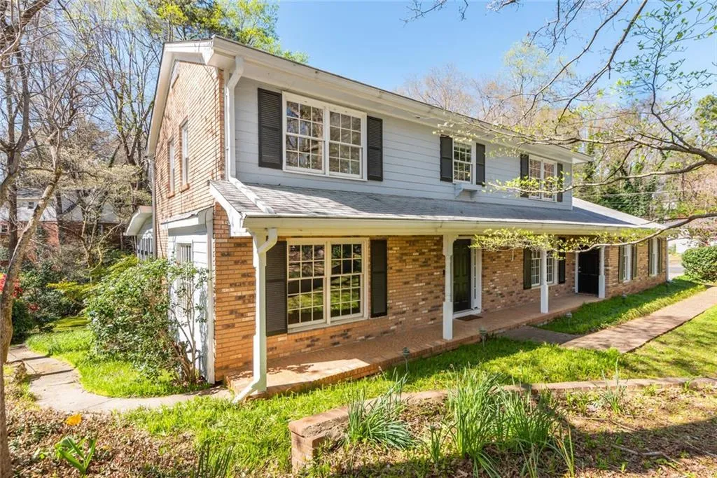 270 Glencourtney Drive, Sandy Springs, Georgia 30328, 4 Bedrooms Bedrooms, ,3 BathroomsBathrooms,Residential,Sold,270 Glencourtney Drive,7027881
