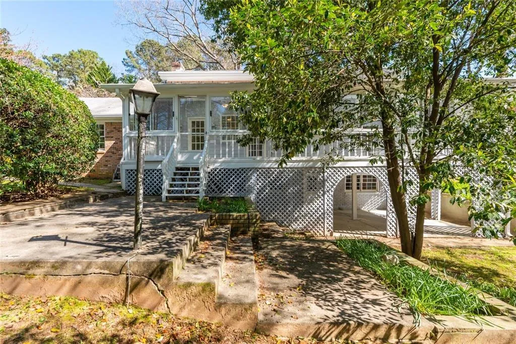 270 Glencourtney Drive, Sandy Springs, Georgia 30328, 4 Bedrooms Bedrooms, ,3 BathroomsBathrooms,Residential,Sold,270 Glencourtney Drive,7027881