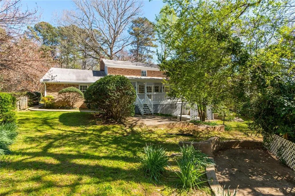 270 Glencourtney Drive, Sandy Springs, Georgia 30328, 4 Bedrooms Bedrooms, ,3 BathroomsBathrooms,Residential,Sold,270 Glencourtney Drive,7027881