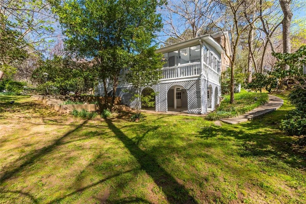 270 Glencourtney Drive, Sandy Springs, Georgia 30328, 4 Bedrooms Bedrooms, ,3 BathroomsBathrooms,Residential,Sold,270 Glencourtney Drive,7027881