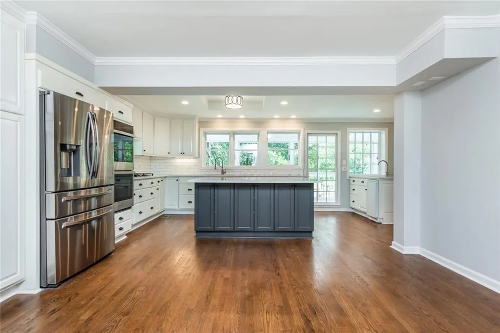 270 Glencourtney Drive, Sandy Springs, Georgia 30328, 4 Bedrooms Bedrooms, ,3 BathroomsBathrooms,Residential,Sold,270 Glencourtney Drive,7027881