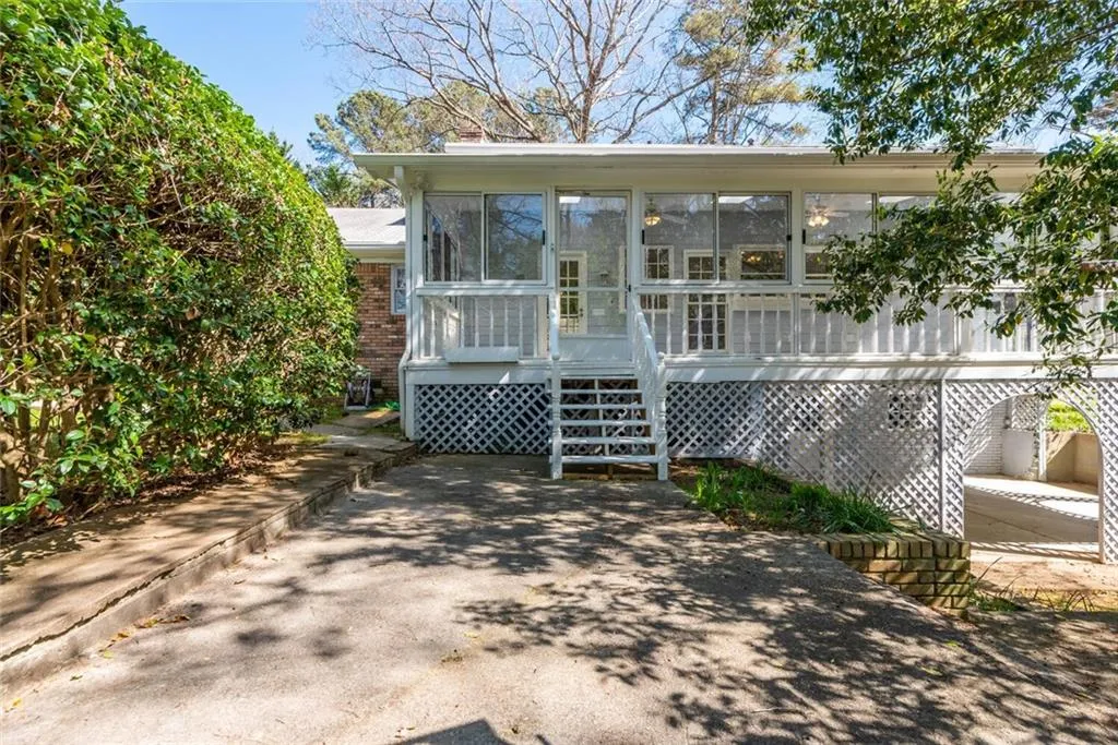 270 Glencourtney Drive, Sandy Springs, Georgia 30328, 4 Bedrooms Bedrooms, ,3 BathroomsBathrooms,Residential,Sold,270 Glencourtney Drive,7027881