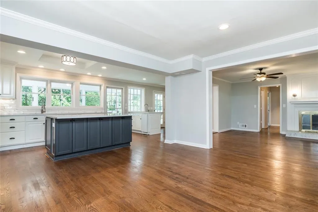 270 Glencourtney Drive, Sandy Springs, Georgia 30328, 4 Bedrooms Bedrooms, ,3 BathroomsBathrooms,Residential,Sold,270 Glencourtney Drive,7027881