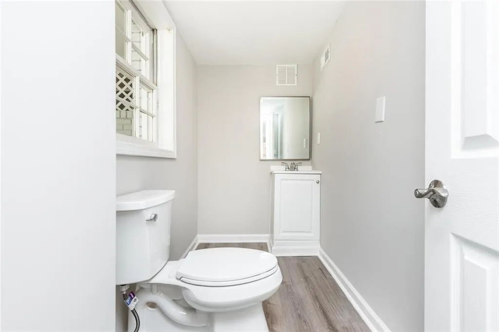 270 Glencourtney Drive, Sandy Springs, Georgia 30328, 4 Bedrooms Bedrooms, ,3 BathroomsBathrooms,Residential,Sold,270 Glencourtney Drive,7027881