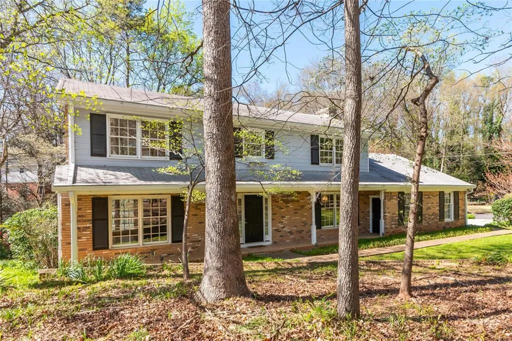 270 Glencourtney Drive, Sandy Springs, Georgia 30328, 4 Bedrooms Bedrooms, ,3 BathroomsBathrooms,Residential,Sold,270 Glencourtney Drive,7027881