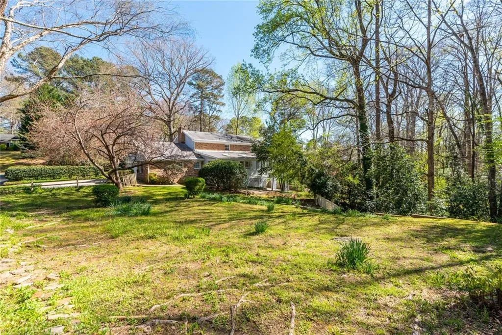 270 Glencourtney Drive, Sandy Springs, Georgia 30328, 4 Bedrooms Bedrooms, ,3 BathroomsBathrooms,Residential,Sold,270 Glencourtney Drive,7027881