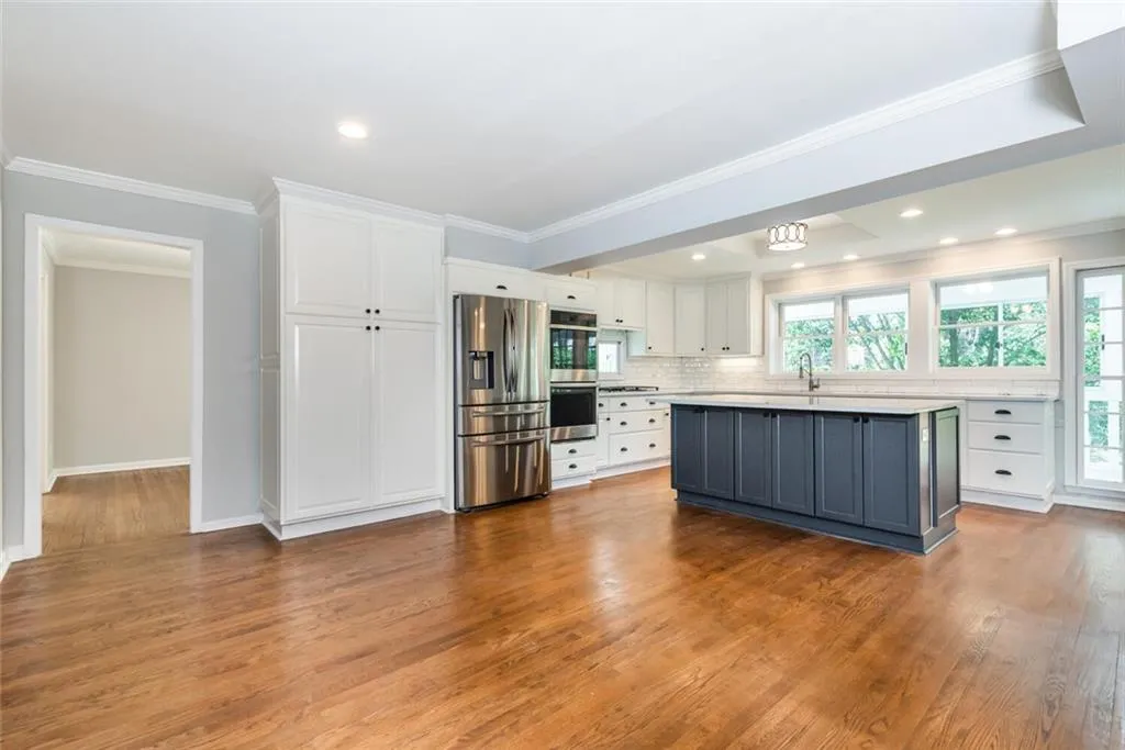 270 Glencourtney Drive, Sandy Springs, Georgia 30328, 4 Bedrooms Bedrooms, ,3 BathroomsBathrooms,Residential,Sold,270 Glencourtney Drive,7027881