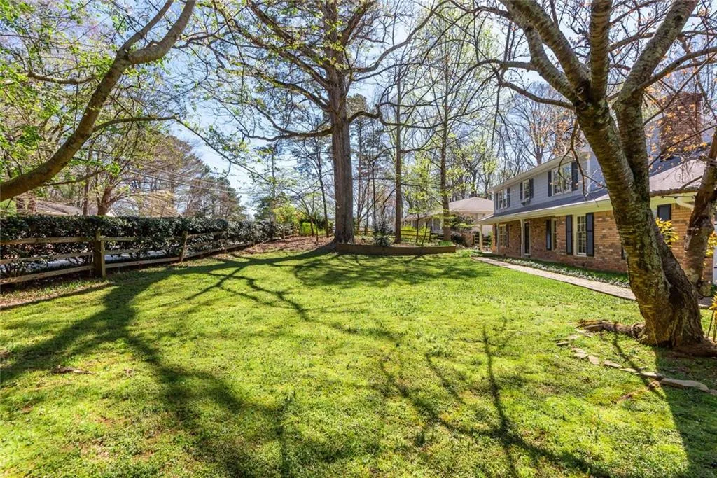 270 Glencourtney Drive, Sandy Springs, Georgia 30328, 4 Bedrooms Bedrooms, ,3 BathroomsBathrooms,Residential,Sold,270 Glencourtney Drive,7027881
