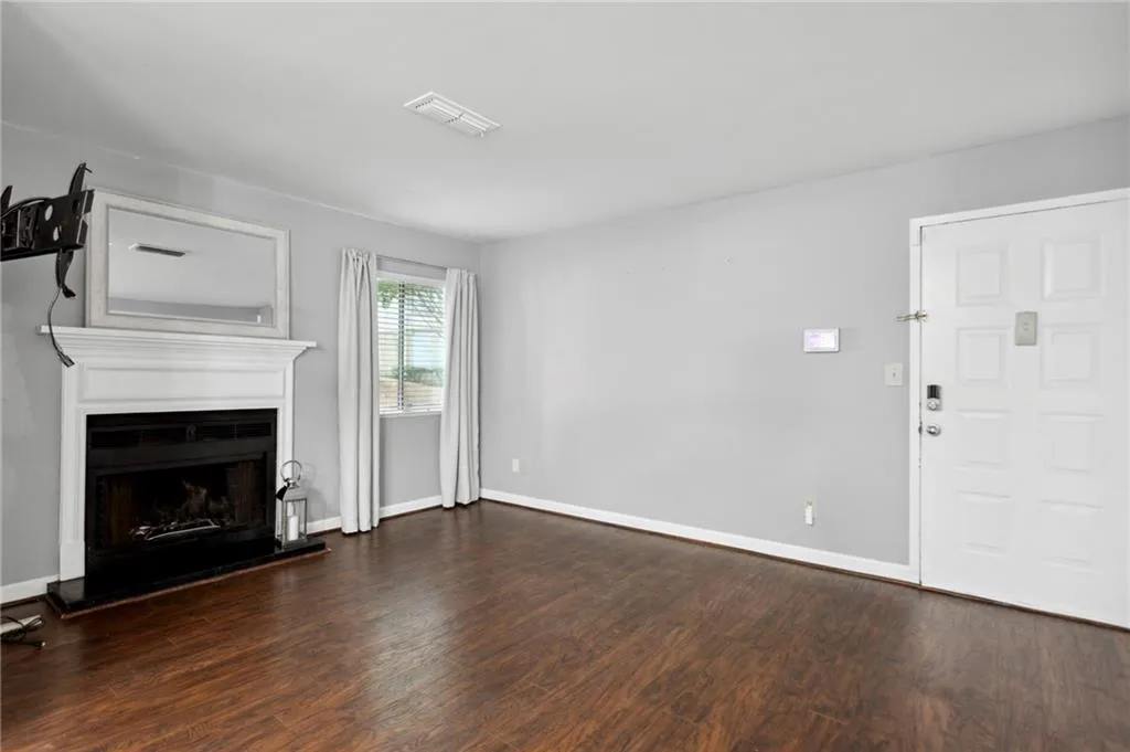 9003 Wingate Way, Sandy Springs, Georgia 30350, 1 Bedroom Bedrooms, ,1 BathroomBathrooms,Residential,Sold,9003 Wingate Way,7093197