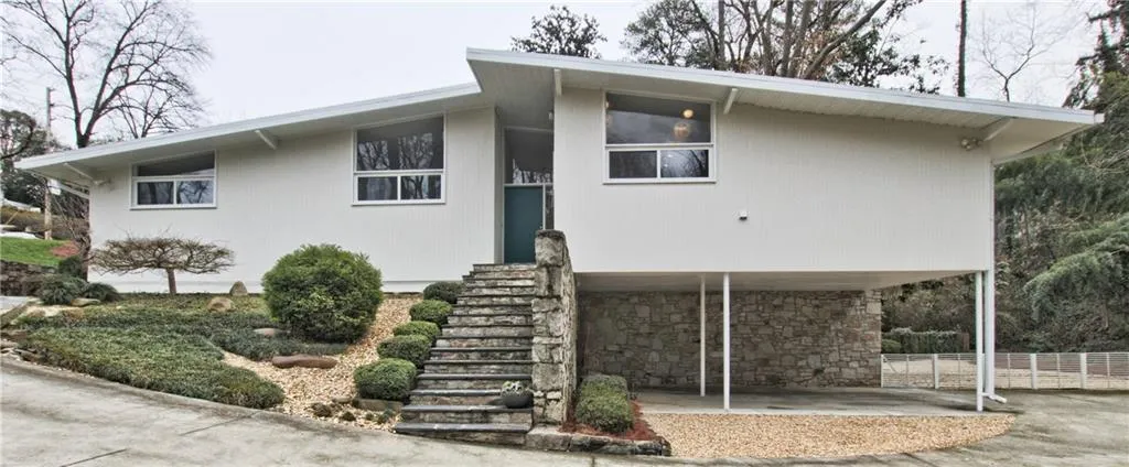 215 Alberta Drive Ne, Atlanta, Georgia 30305, 4 Bedrooms Bedrooms, ,2 BathroomsBathrooms,Residential,Sold,215 Alberta Drive Ne,5966048