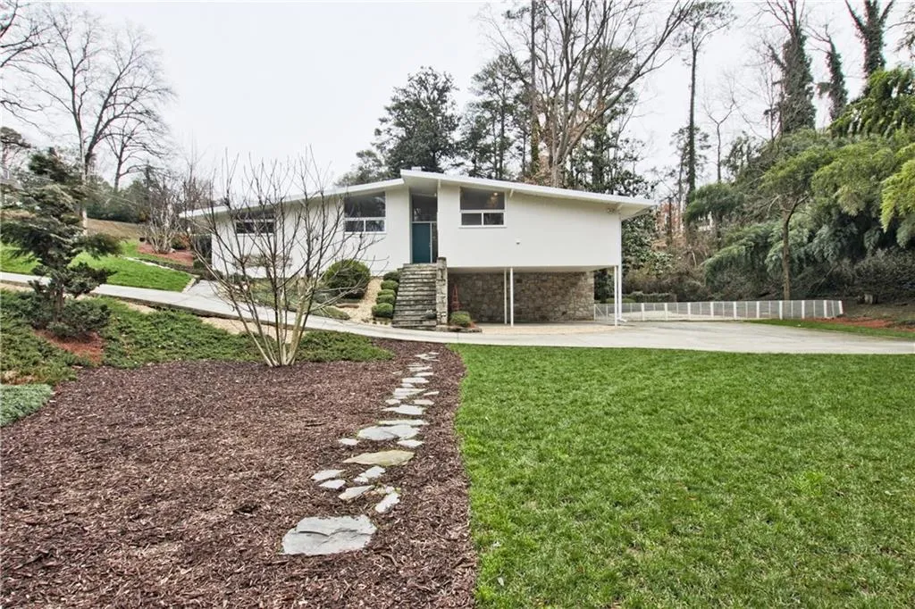 215 Alberta Drive Ne, Atlanta, Georgia 30305, 4 Bedrooms Bedrooms, ,2 BathroomsBathrooms,Residential,Sold,215 Alberta Drive Ne,5966048