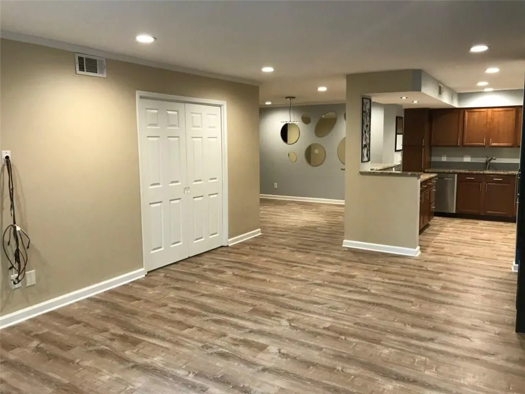 6851 Roswell Road Unit H16, Atlanta, Georgia 30328, 3 Bedrooms Bedrooms, ,2 BathroomsBathrooms,Residential,Sold,6851 Roswell Road Unit H16,6082504