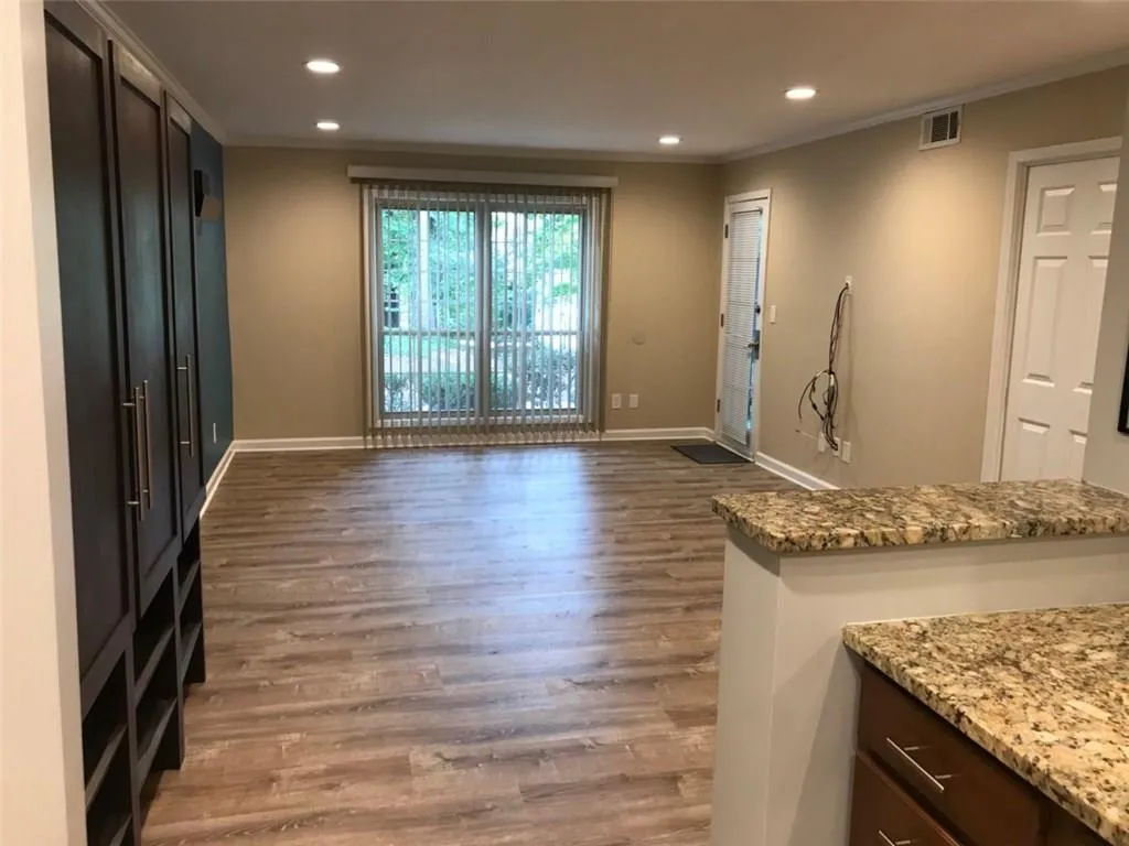 6851 Roswell Road Unit H16, Atlanta, Georgia 30328, 3 Bedrooms Bedrooms, ,2 BathroomsBathrooms,Residential,Sold,6851 Roswell Road Unit H16,6082504