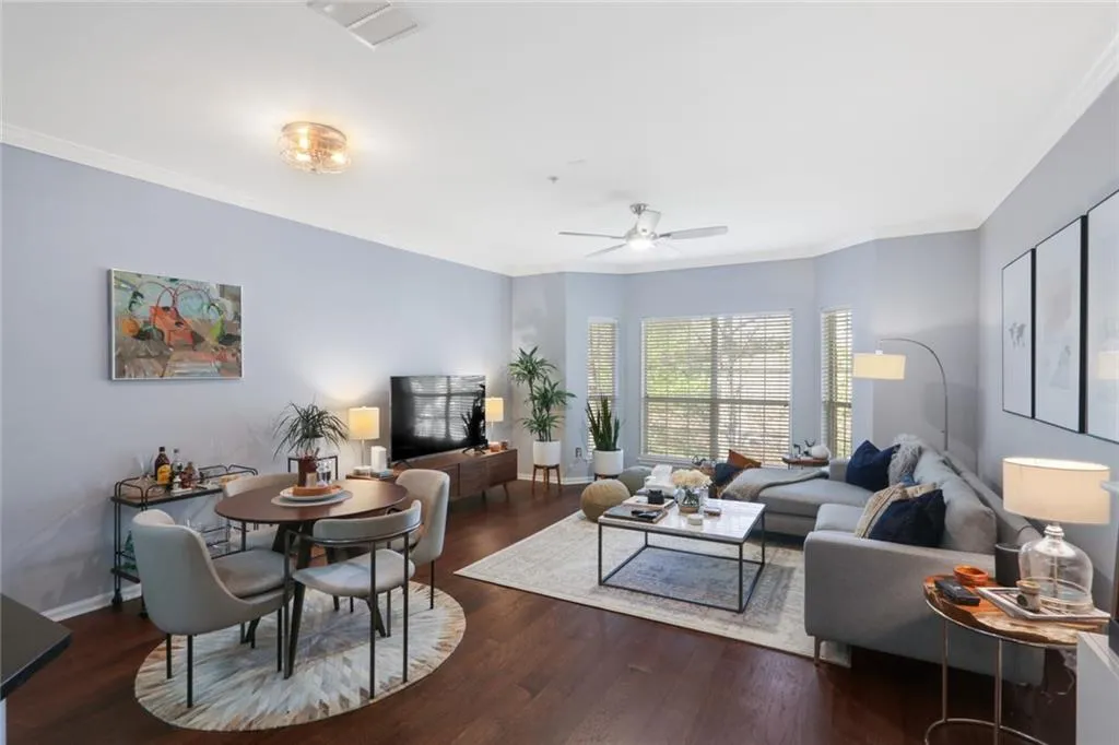 5641 Roswell Road Unit 201, Sandy Springs, Georgia 30342, 1 Bedroom Bedrooms, ,1 BathroomBathrooms,Residential,Sold,5641 Roswell Road Unit 201,7031907