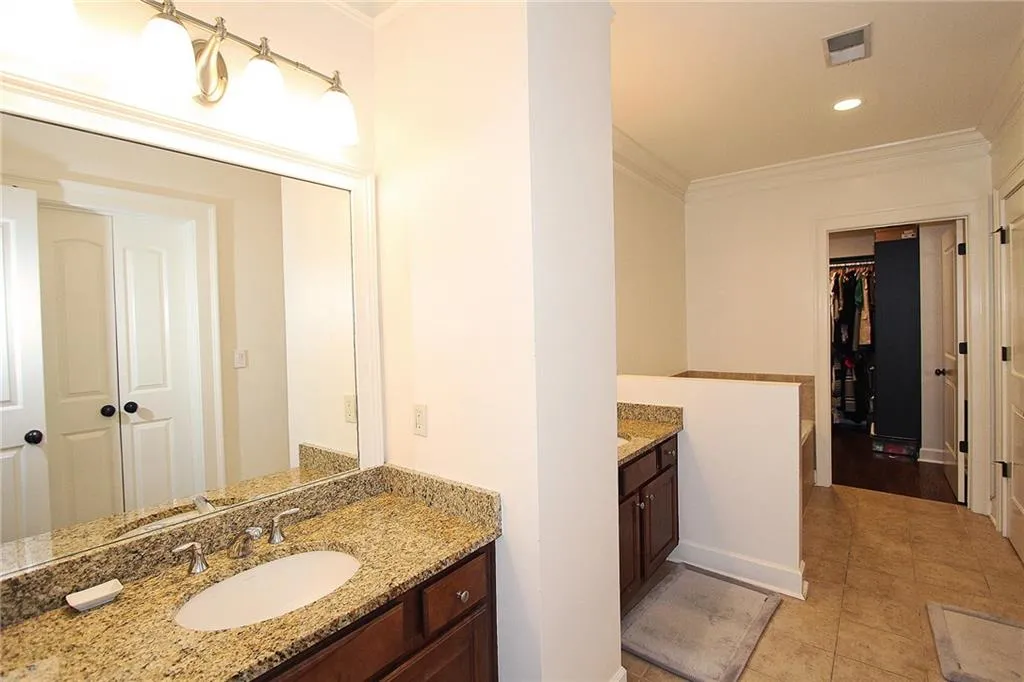 813 Creekgarden Court Unit 3, Atlanta, Georgia 30339, 3 Bedrooms Bedrooms, ,3 BathroomsBathrooms,Residential,Sold,813 Creekgarden Court Unit 3,5874684