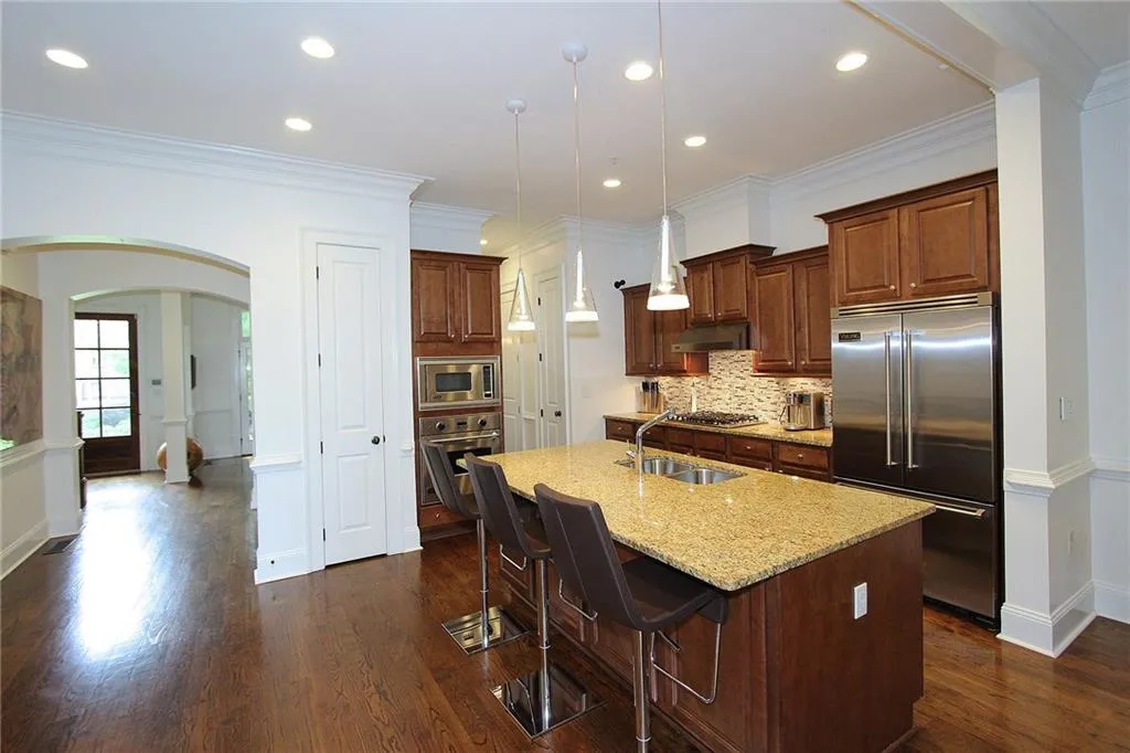 813 Creekgarden Court Unit 3, Atlanta, Georgia 30339, 3 Bedrooms Bedrooms, ,3 BathroomsBathrooms,Residential,Sold,813 Creekgarden Court Unit 3,5874684