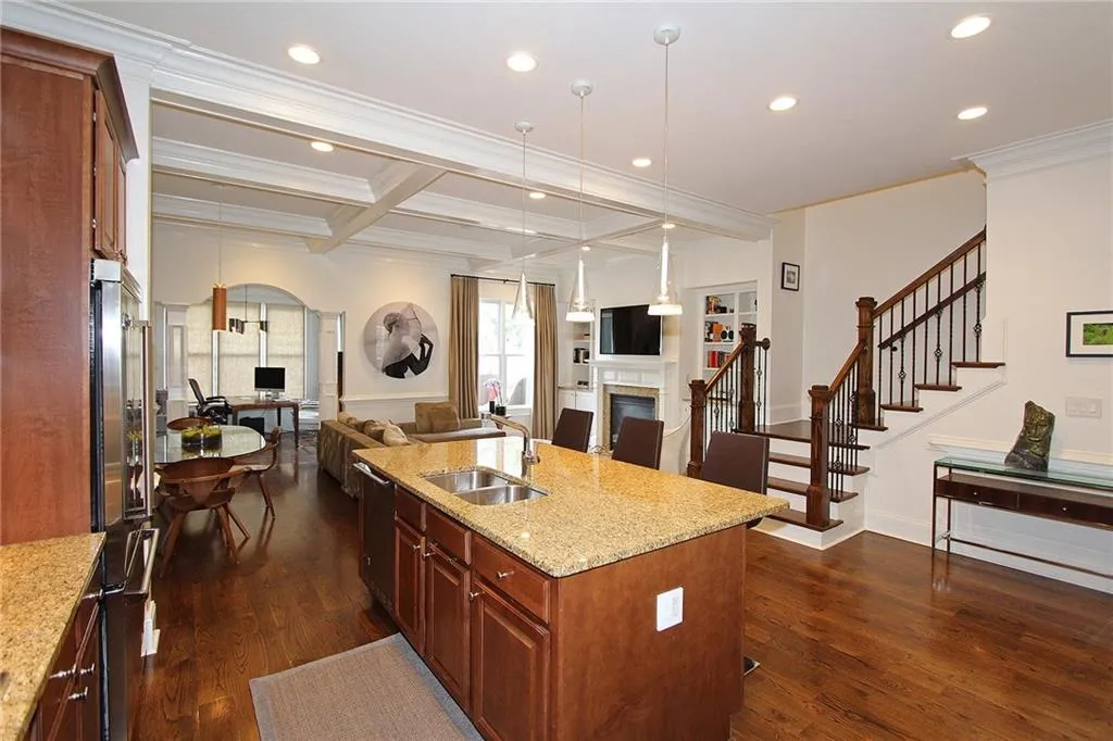 813 Creekgarden Court Unit 3, Atlanta, Georgia 30339, 3 Bedrooms Bedrooms, ,3 BathroomsBathrooms,Residential,Sold,813 Creekgarden Court Unit 3,5874684