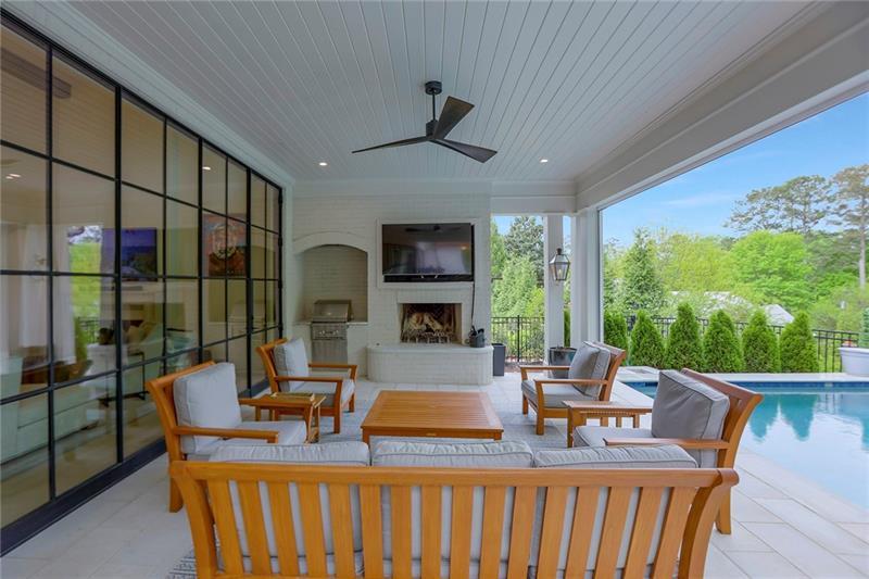 4514 Stella Drive, Atlanta, Georgia 30327, 6 Bedrooms Bedrooms, ,6 BathroomsBathrooms,Residential,Sold,4514 Stella Drive,7287165