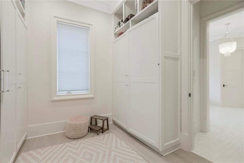 4514 Stella Drive, Atlanta, Georgia 30327, 6 Bedrooms Bedrooms, ,6 BathroomsBathrooms,Residential,Sold,4514 Stella Drive,7287165