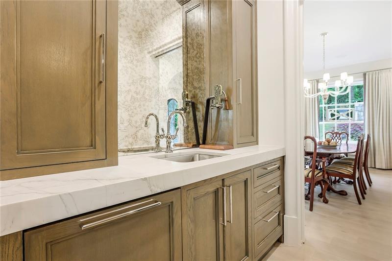 4514 Stella Drive, Atlanta, Georgia 30327, 6 Bedrooms Bedrooms, ,6 BathroomsBathrooms,Residential,Sold,4514 Stella Drive,7287165