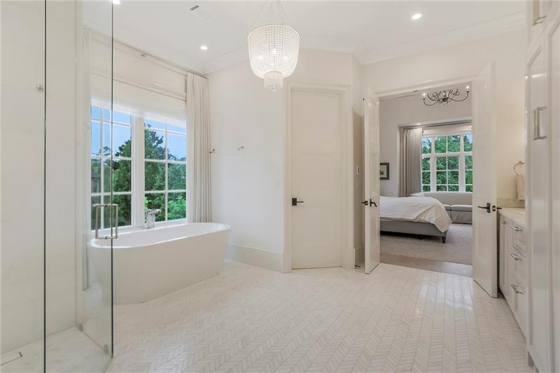 4514 Stella Drive, Atlanta, Georgia 30327, 6 Bedrooms Bedrooms, ,6 BathroomsBathrooms,Residential,Sold,4514 Stella Drive,7287165