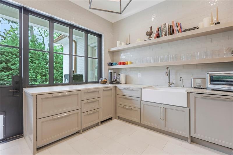 4514 Stella Drive, Atlanta, Georgia 30327, 6 Bedrooms Bedrooms, ,6 BathroomsBathrooms,Residential,Sold,4514 Stella Drive,7287165