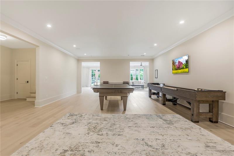 4514 Stella Drive, Atlanta, Georgia 30327, 6 Bedrooms Bedrooms, ,6 BathroomsBathrooms,Residential,Sold,4514 Stella Drive,7287165