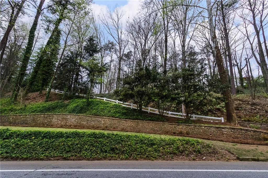 4890 Northside Drive Nw, Atlanta, Georgia 30327, 3 Bedrooms Bedrooms, ,3 BathroomsBathrooms,Residential,Sold,4890 Northside Drive Nw,6687833