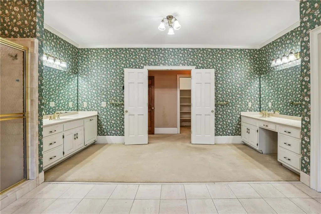 420 Rivertrail Dale, Atlanta, Georgia 30350, 5 Bedrooms Bedrooms, ,4 BathroomsBathrooms,Residential,For Sale,420 Rivertrail Dale,7720812