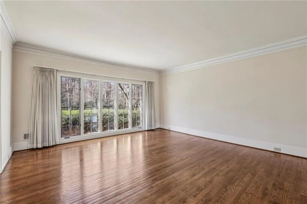 420 Rivertrail Dale, Atlanta, Georgia 30350, 5 Bedrooms Bedrooms, ,4 BathroomsBathrooms,Residential,For Sale,420 Rivertrail Dale,7720812