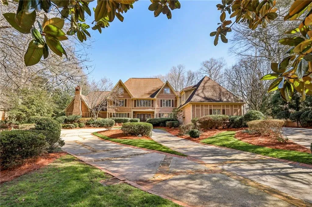 420 Rivertrail Dale, Atlanta, Georgia 30350, 5 Bedrooms Bedrooms, ,4 BathroomsBathrooms,Residential,For Sale,420 Rivertrail Dale,7720812