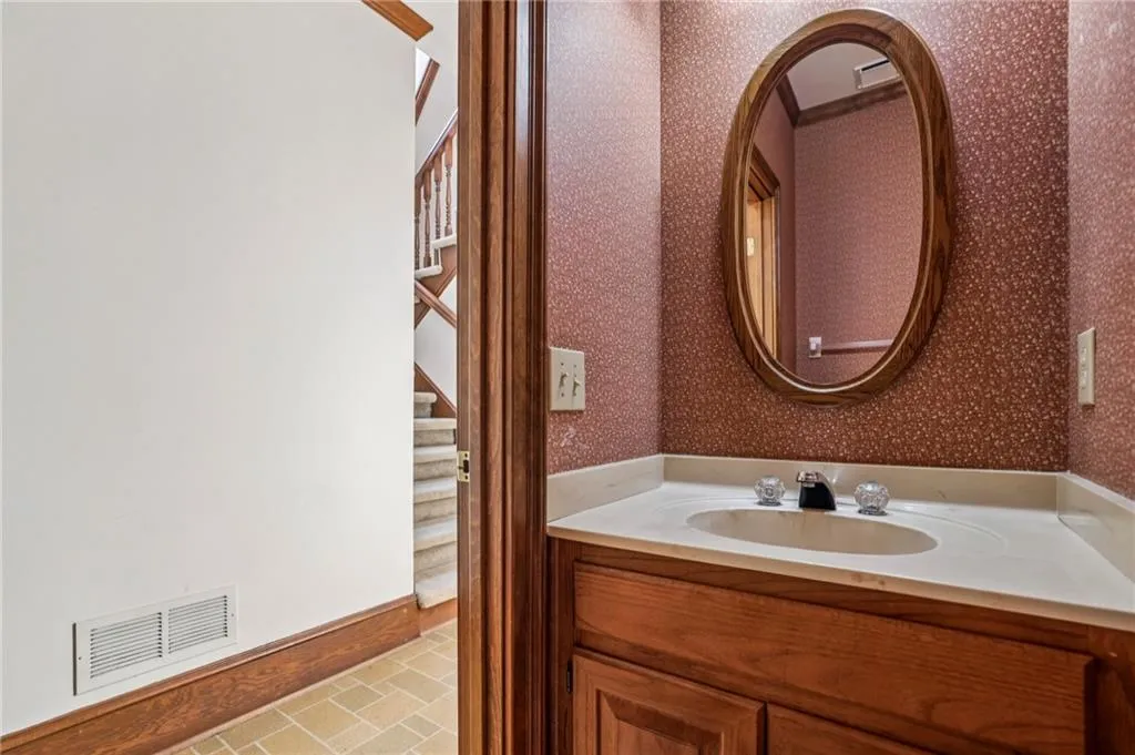 420 Rivertrail Dale, Atlanta, Georgia 30350, 5 Bedrooms Bedrooms, ,4 BathroomsBathrooms,Residential,For Sale,420 Rivertrail Dale,7720812