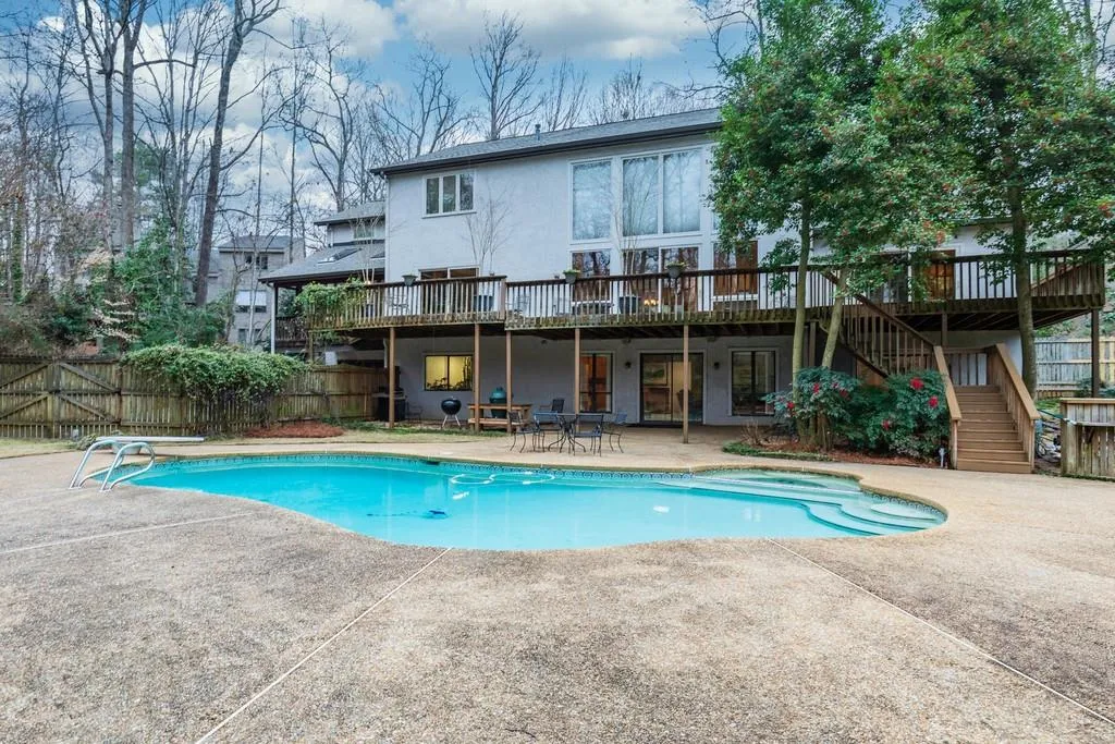 34 Spring Oaks Court, Sandy Springs, Georgia 30327, 5 Bedrooms Bedrooms, ,4 BathroomsBathrooms,Residential,Sold,34 Spring Oaks Court,6674730