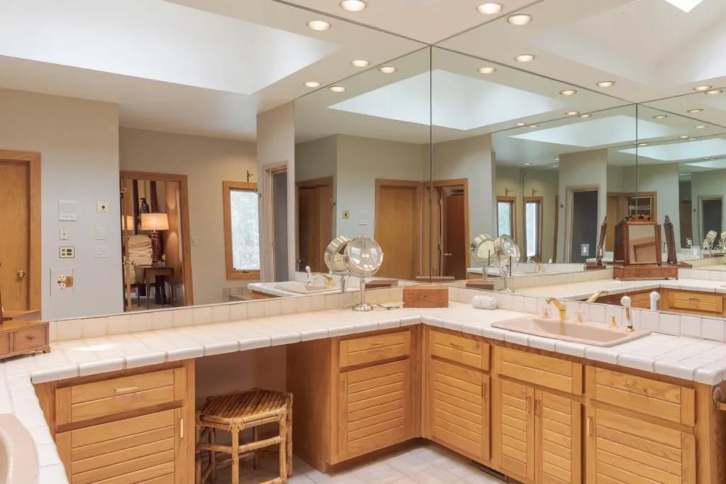 34 Spring Oaks Court, Sandy Springs, Georgia 30327, 5 Bedrooms Bedrooms, ,4 BathroomsBathrooms,Residential,Sold,34 Spring Oaks Court,6674730