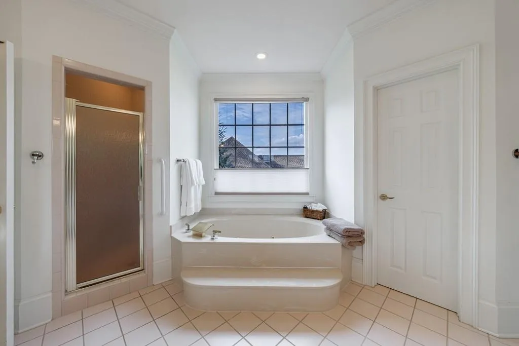 400 Laurel Chase Court, Atlanta, Georgia 30327, 5 Bedrooms Bedrooms, ,5 BathroomsBathrooms,Residential,Sold,400 Laurel Chase Court,7523865