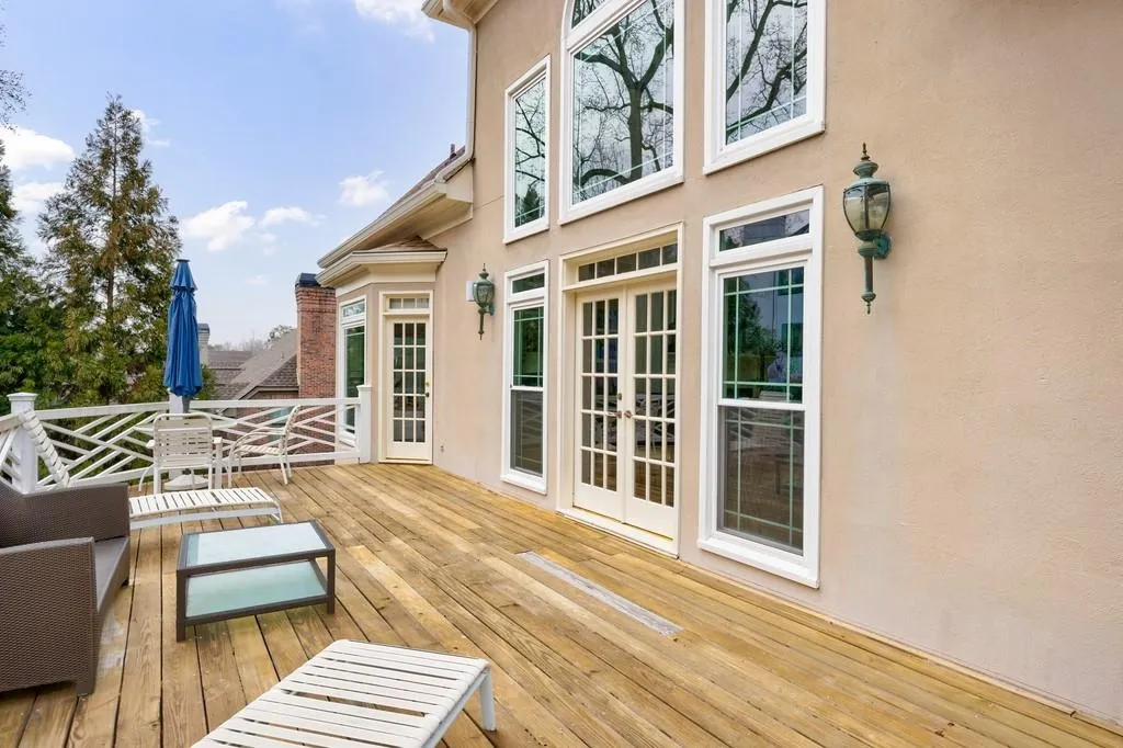 400 Laurel Chase Court, Atlanta, Georgia 30327, 5 Bedrooms Bedrooms, ,5 BathroomsBathrooms,Residential,Sold,400 Laurel Chase Court,7523865