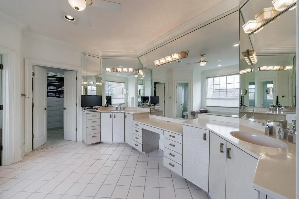 400 Laurel Chase Court, Atlanta, Georgia 30327, 5 Bedrooms Bedrooms, ,5 BathroomsBathrooms,Residential,Sold,400 Laurel Chase Court,7523865