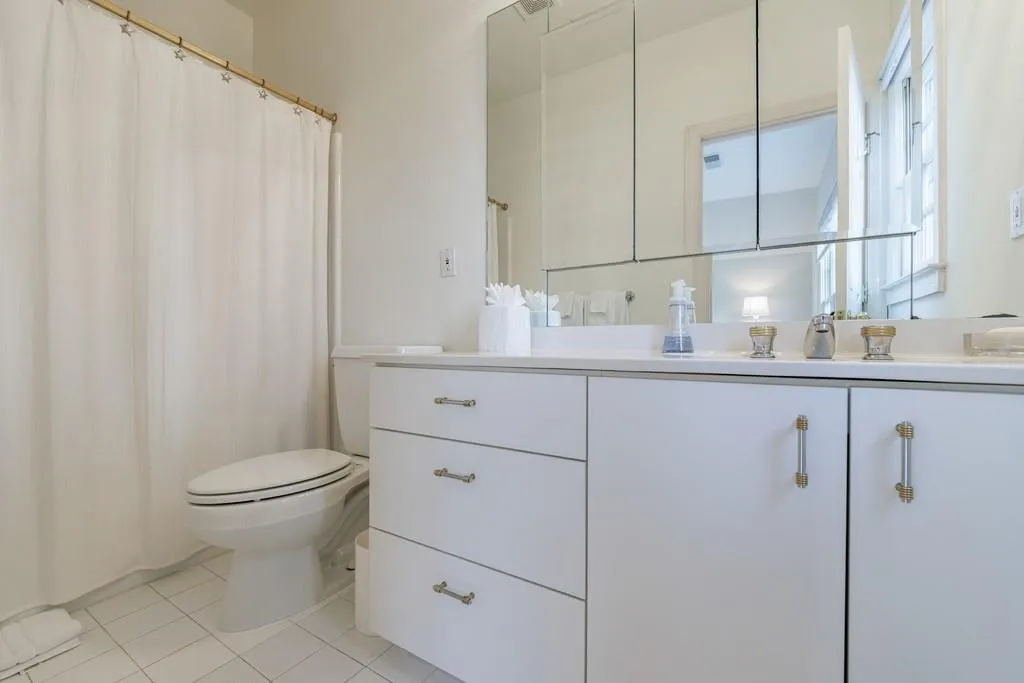 400 Laurel Chase Court, Atlanta, Georgia 30327, 5 Bedrooms Bedrooms, ,5 BathroomsBathrooms,Residential,Sold,400 Laurel Chase Court,7523865