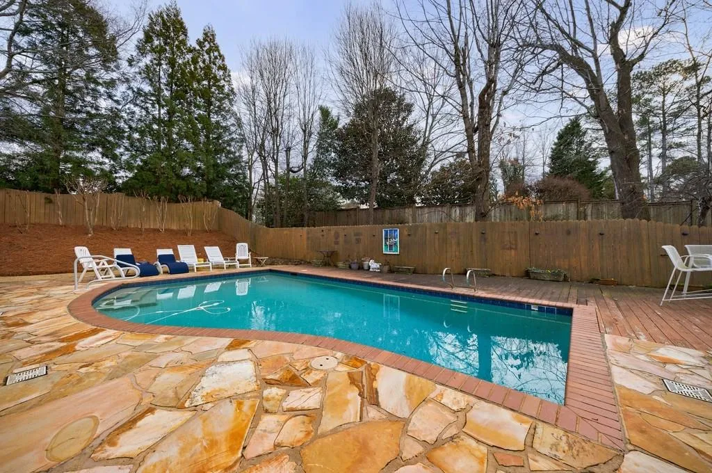 400 Laurel Chase Court, Atlanta, Georgia 30327, 5 Bedrooms Bedrooms, ,5 BathroomsBathrooms,Residential,Sold,400 Laurel Chase Court,7523865