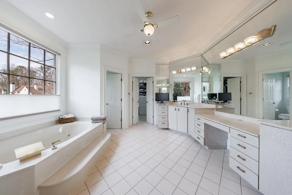 400 Laurel Chase Court, Atlanta, Georgia 30327, 5 Bedrooms Bedrooms, ,5 BathroomsBathrooms,Residential,Sold,400 Laurel Chase Court,7523865