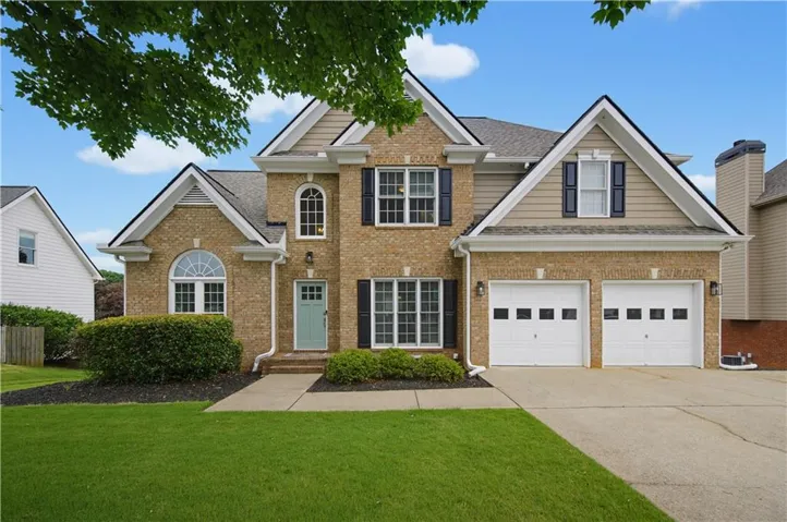 8450 Woodland View Drive, Gainesville, Georgia 30506