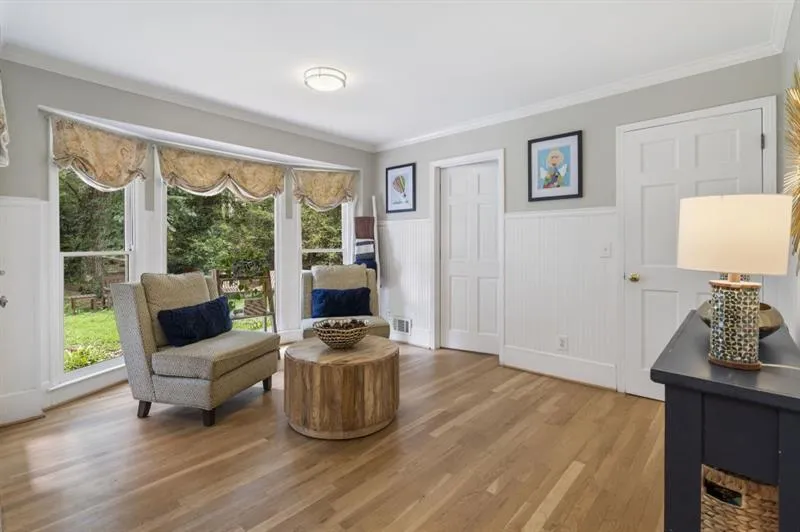 6915 Hunters Knoll, Sandy Springs, Georgia 30328, 4 Bedrooms Bedrooms, ,3 BathroomsBathrooms,Residential,Sold,6915 Hunters Knoll,7682555