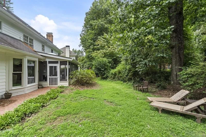 6915 Hunters Knoll, Sandy Springs, Georgia 30328, 4 Bedrooms Bedrooms, ,3 BathroomsBathrooms,Residential,Sold,6915 Hunters Knoll,7682555