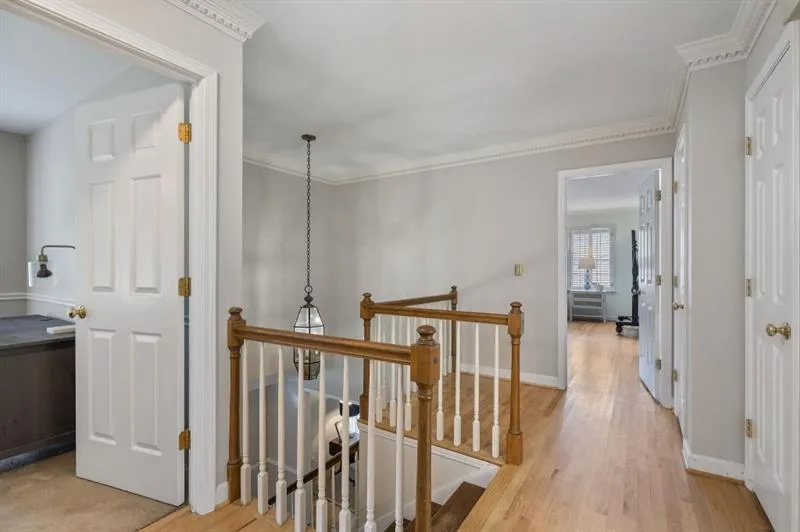 6915 Hunters Knoll, Sandy Springs, Georgia 30328, 4 Bedrooms Bedrooms, ,3 BathroomsBathrooms,Residential,Sold,6915 Hunters Knoll,7682555