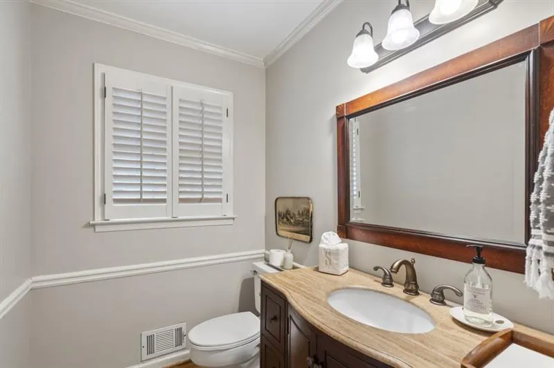 6915 Hunters Knoll, Sandy Springs, Georgia 30328, 4 Bedrooms Bedrooms, ,3 BathroomsBathrooms,Residential,Sold,6915 Hunters Knoll,7682555