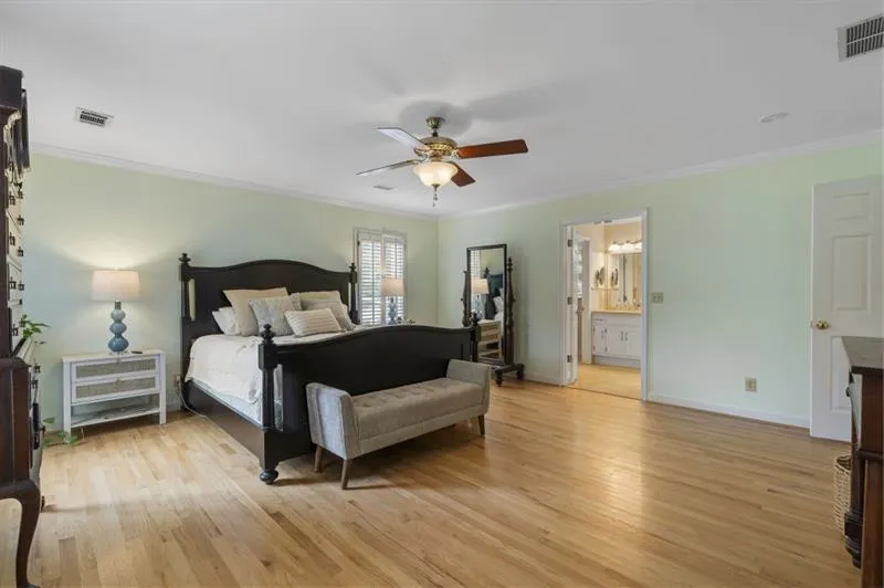 6915 Hunters Knoll, Sandy Springs, Georgia 30328, 4 Bedrooms Bedrooms, ,3 BathroomsBathrooms,Residential,Sold,6915 Hunters Knoll,7682555