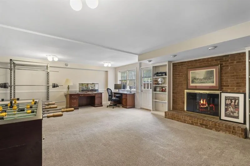 6915 Hunters Knoll, Sandy Springs, Georgia 30328, 4 Bedrooms Bedrooms, ,3 BathroomsBathrooms,Residential,Sold,6915 Hunters Knoll,7682555